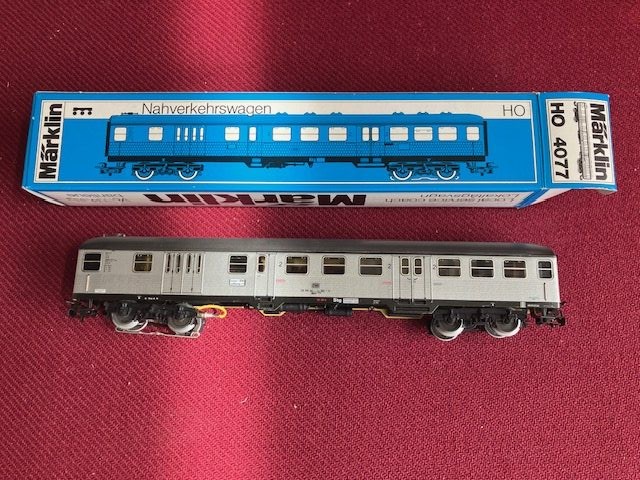 Märklin 4077 Nærtrafikvogn Med 3 hvide lys i den ene ende Som Ny fra Samling. H0.