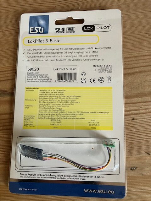 Esu 59020 Lok pilot 5 Basic dcc 8 pin nem stik. H0