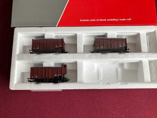 Hobby Trade 31016 IB DSB vognsæt QD 23772- QD 23803-QF 23858 Som Ny fra Samling. H0