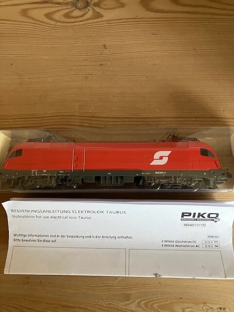 Piko ØBB el lok 1016 041-4 Taurus Digital Let brugt . DC Der mangler en puffe.                                    H0
