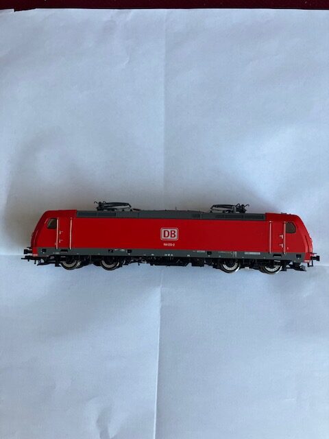 ROCO 62500 DB Br 146 233-2 D ig med lyd adr 32 DC manger en puffe og en kobling til NEM.