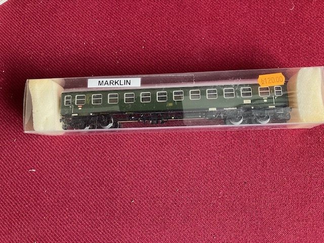 Märklin Person Stuttgart-Frankfurt AM 2 kl H0 Let Brugt.