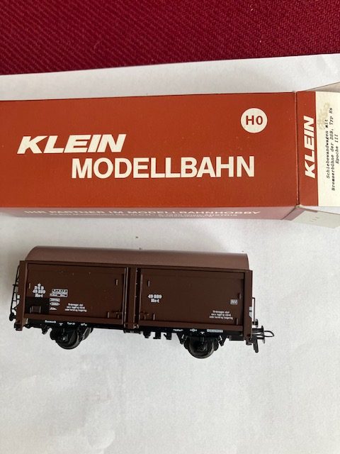 Klein 3297 DSB 49889 Hs t Brun Godsvogn. Som Ny fra samling. H0.