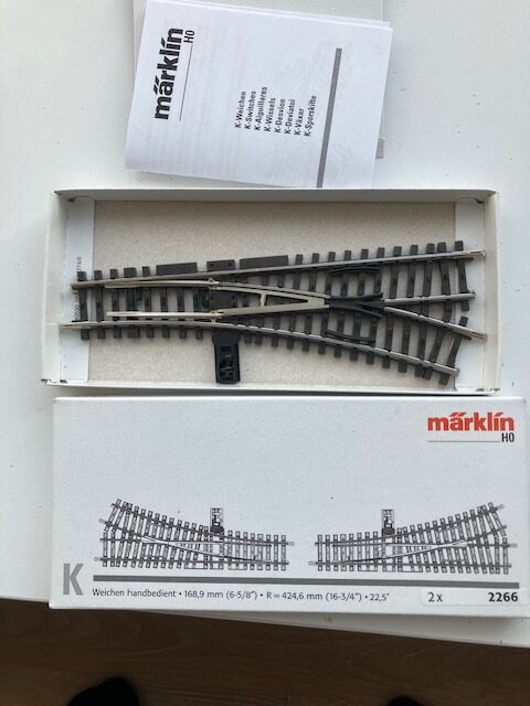Märklin 2266 kort K Højre Sporskift manuel H0.