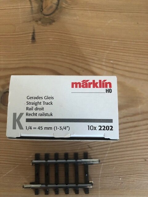 Märklin 2202 K skinne 1/4 Bue 2 45 mm Ny. Pris pr stk. H0 AC.