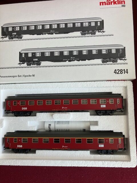 Märklin 42814 DSB A+B vogn 1 og 2 kl. Passager. Let Brugt. H0