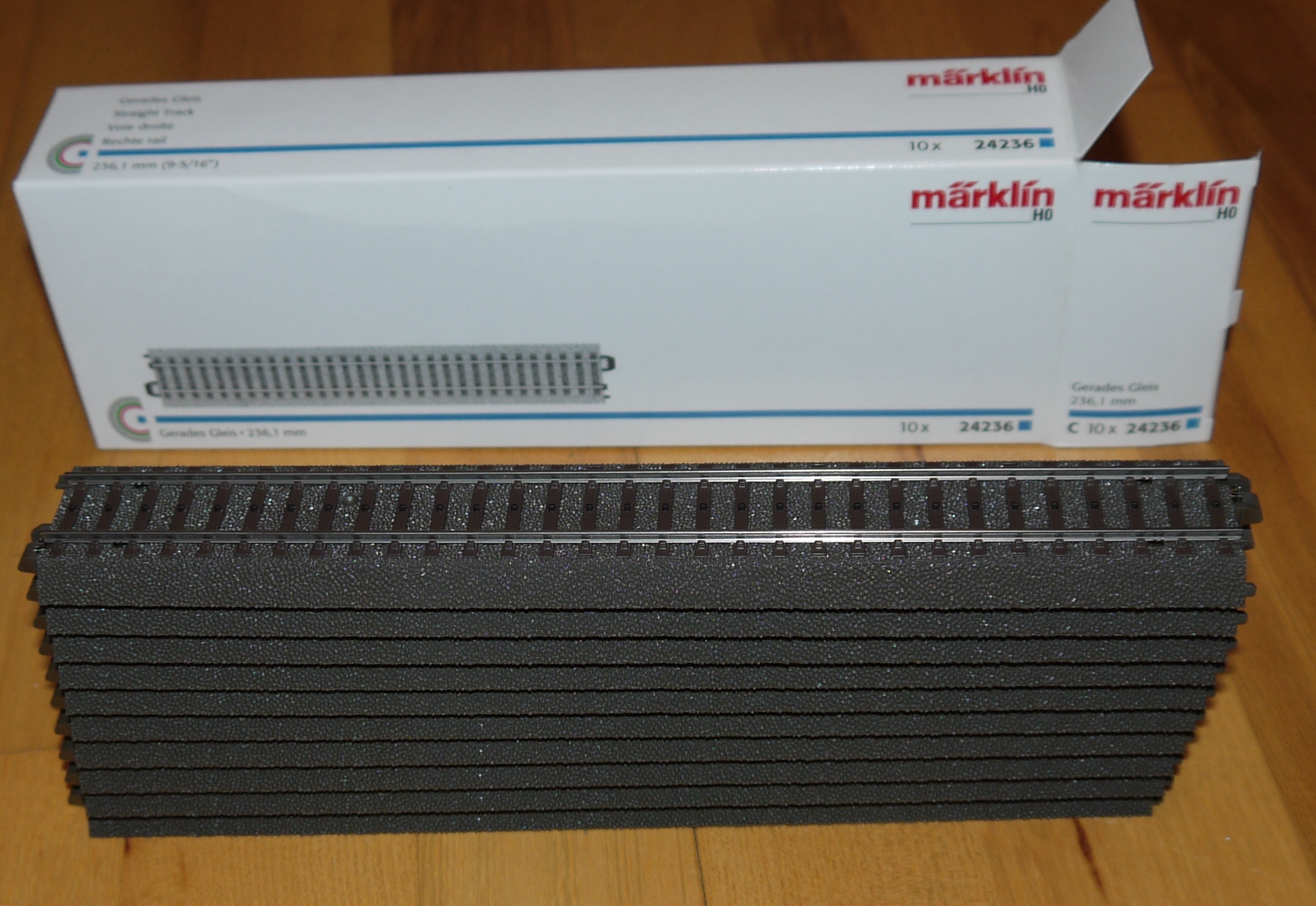 Märklin 24236 Ny lige skinne 236,1 mm. H0 AC Pris pr stk.