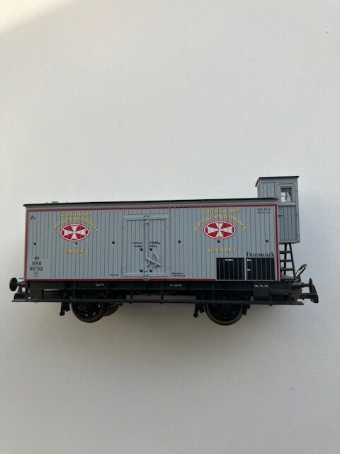 PIKO 24530 DSB 99002 De danske Spritfabrikker  H0.Let Brugt .