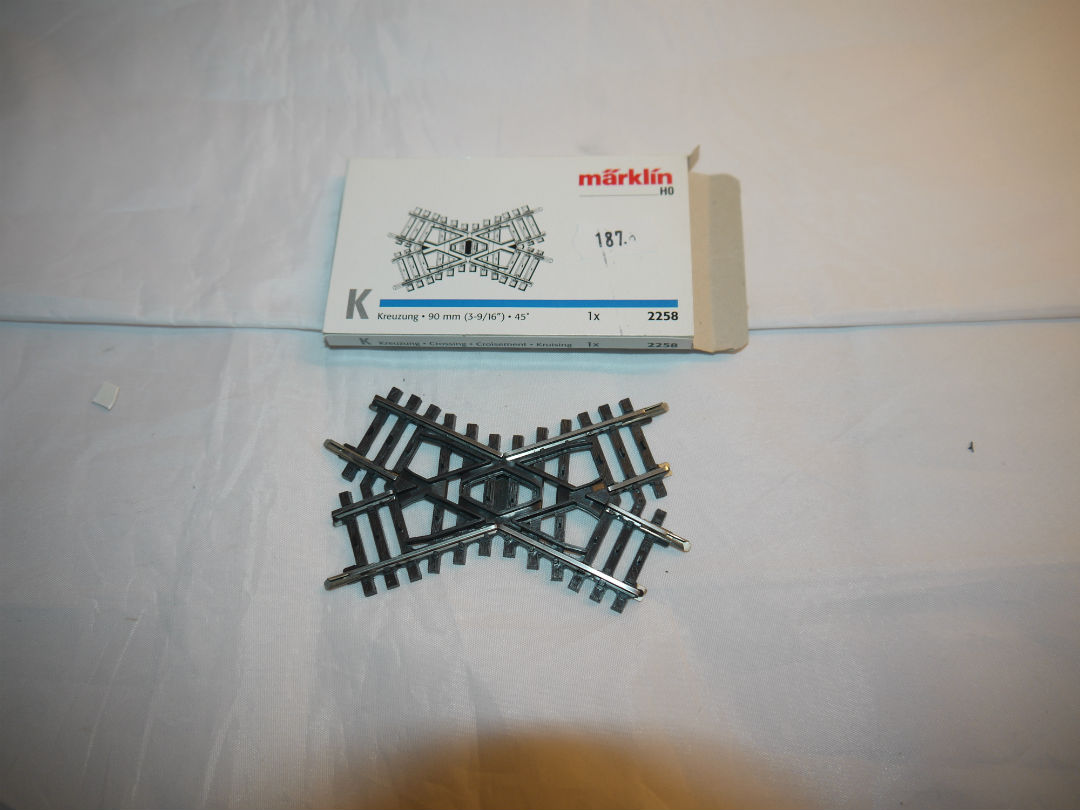 Märklin 2258 K skinne Kryds 90 mm 45 grader Nyt i Æske . H0 AC.