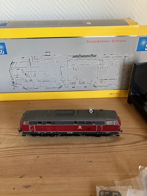 TILBUD ESU 32020 Br 215010 Dig med Lyd og RØG Til AC/Märklin Let Brugt H0.CS