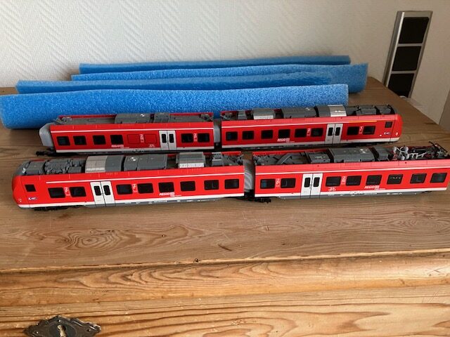 TILBUD Piko 4 Vogns Tog Regio Bayern Munchen Dig med Lyd H0 DC adr 47.Let Brugt.