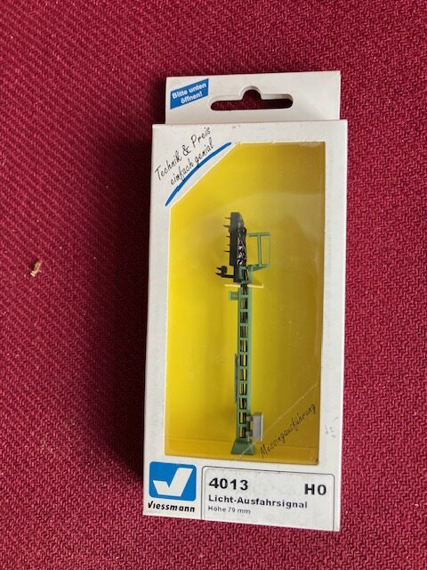 Viessmann 4013 Udkørselssignal med 6 lysdioder og indbyg. skinnespæresignal. H0 Som Ny. Vejl 229 Kr