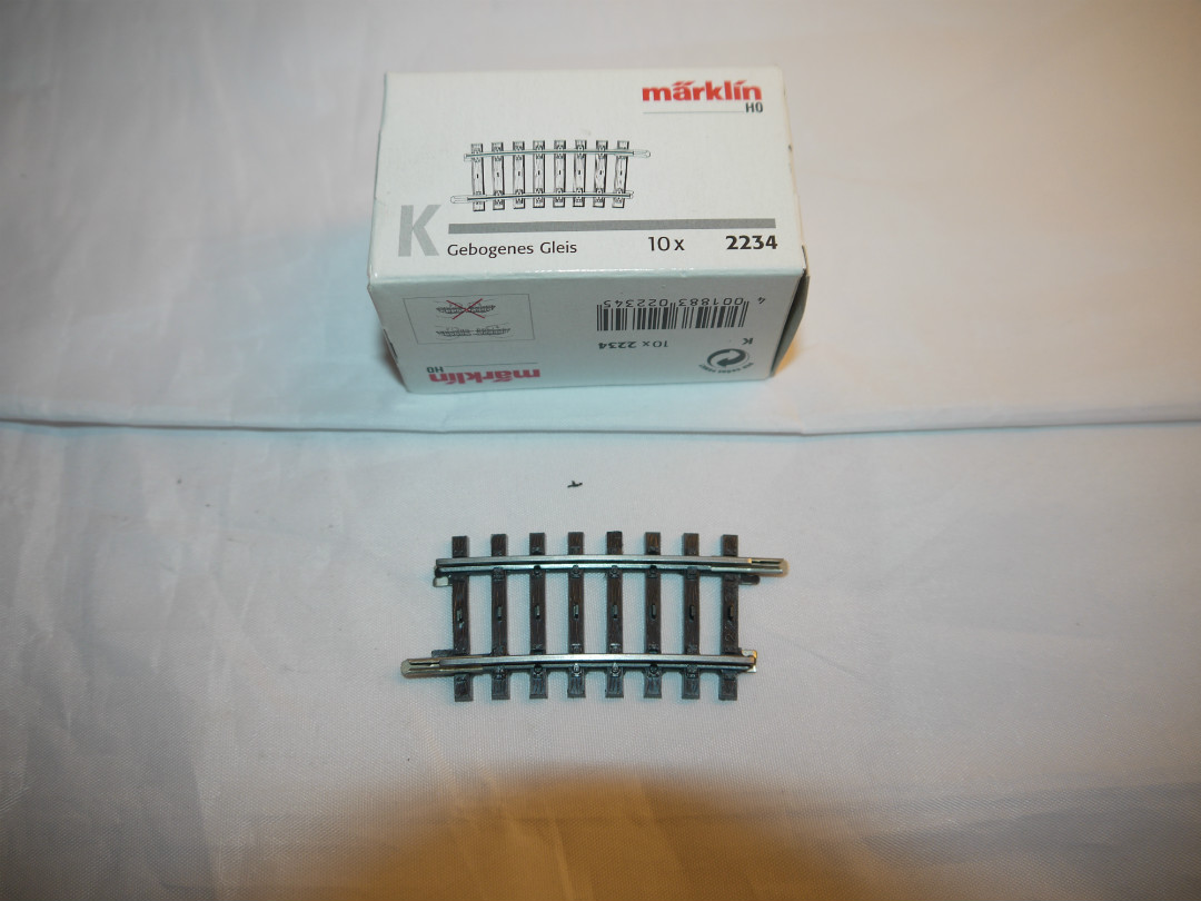 Märklin 2234 K skinne 1/4 Bue 1 skinne  bue 3 Ny. pris pr styk. H0 AC