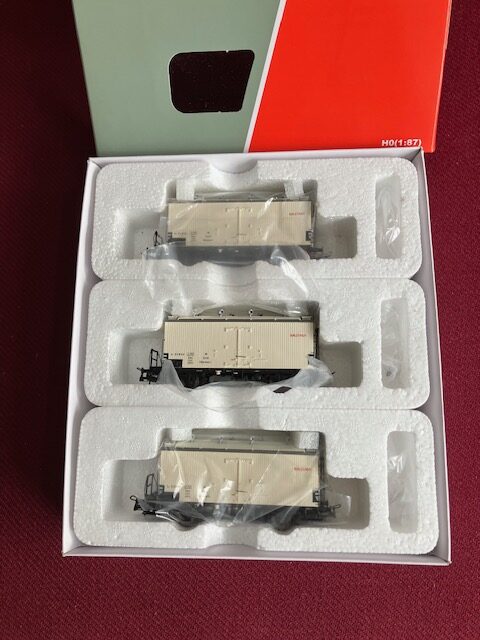Hobby Trade 34051 3 stk  DSB IKT 24615,24644,24660  Kølevogn.   H0 Som Ny fra Samling .