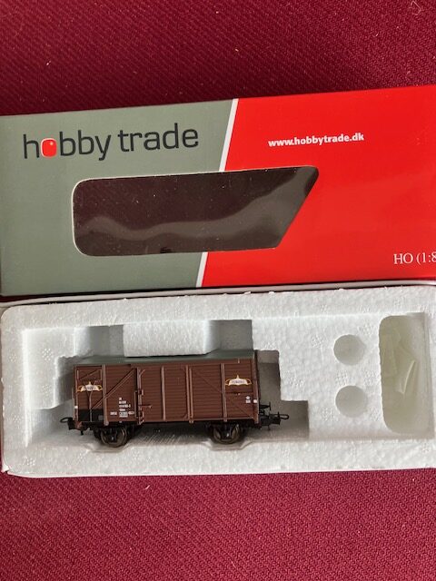 Hobby Trade 33008 DSB Gklm 111 8 199 ( Tuborg)  H0 Som Ny fra Samling .