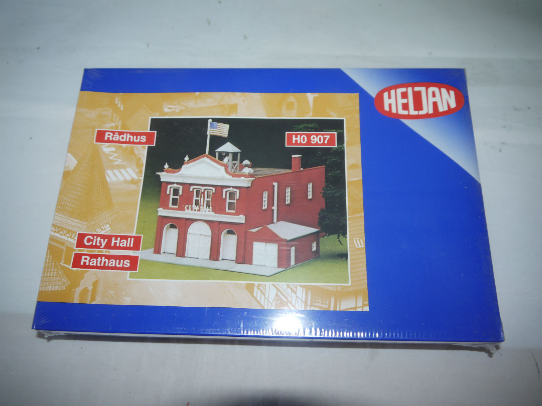 Heljan 907 Rådhus  byggesæt 26x16x16 cm Nyt i pakning H0.Vejl 300 Kr