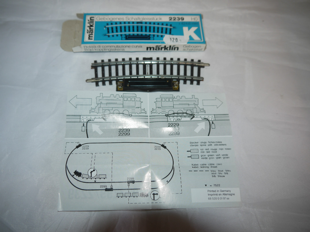Märklin 2239 K skinne 1/2 buet 15 grader skinne med kontaktspor ny H0 AC.