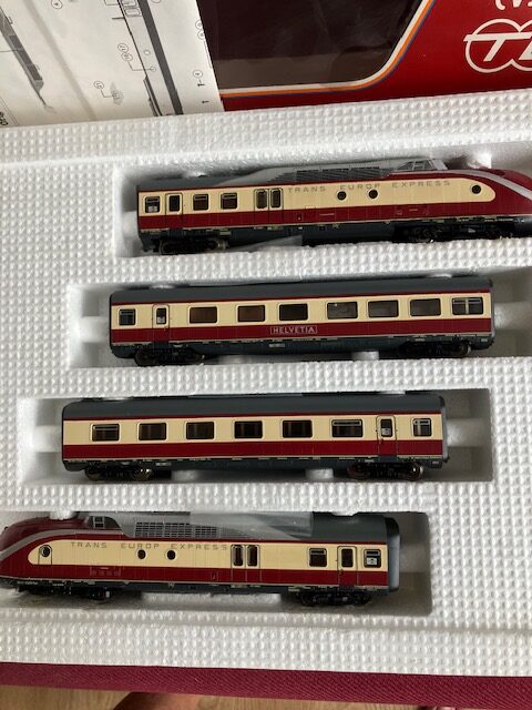 ROCO 04183A BR VT 11,5 ( VT 601) TEE 4 vogne DC Analog Let Brugt .