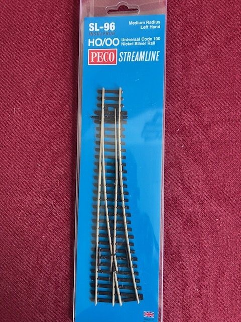 PECO SL 95 Højre Sporskift Medium Kurve H0  Code 100.