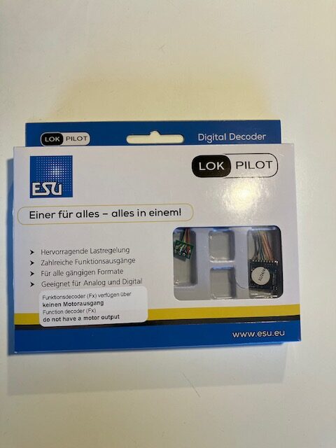 ESU 59210 Lok pilot 5 FX DCC/MM/SX 8 pin NEM 652, Til evt Vogne. H0/0