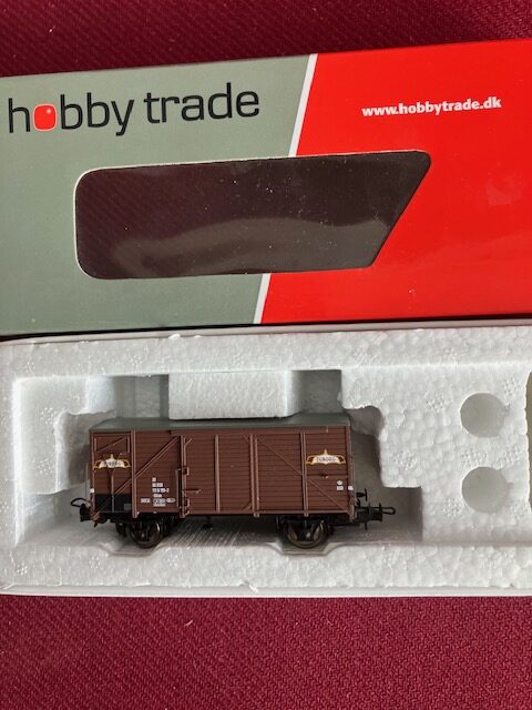 Hobby Trade 33004 DSB Gklm 111 8 199 ( Tuborg)  H0 Som Ny fra Samling .