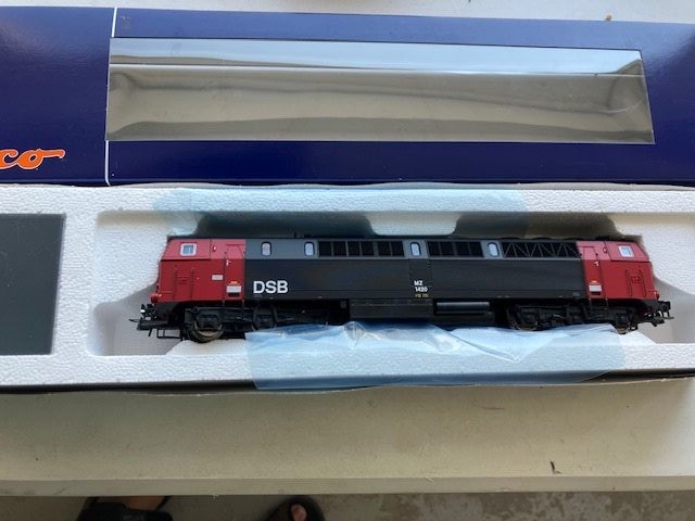 ROCO 68714 DSB MZ 1420 Rød Sort DSB Digital Ho AC. Som ny fra Samling.