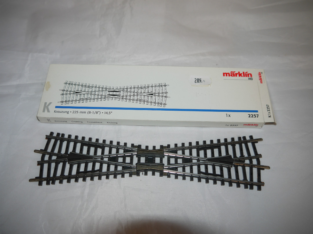 Märklin 2257 K skinne Kryds  225 mm 14,5 grader  Helt som ny i æske. H0 AC