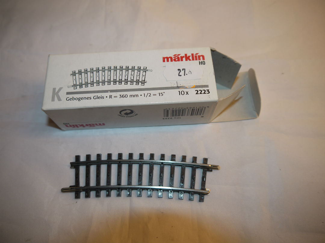 Märklin 2223 1/2 bue 1 K skinne Ny. H0 AC. pris pr stk