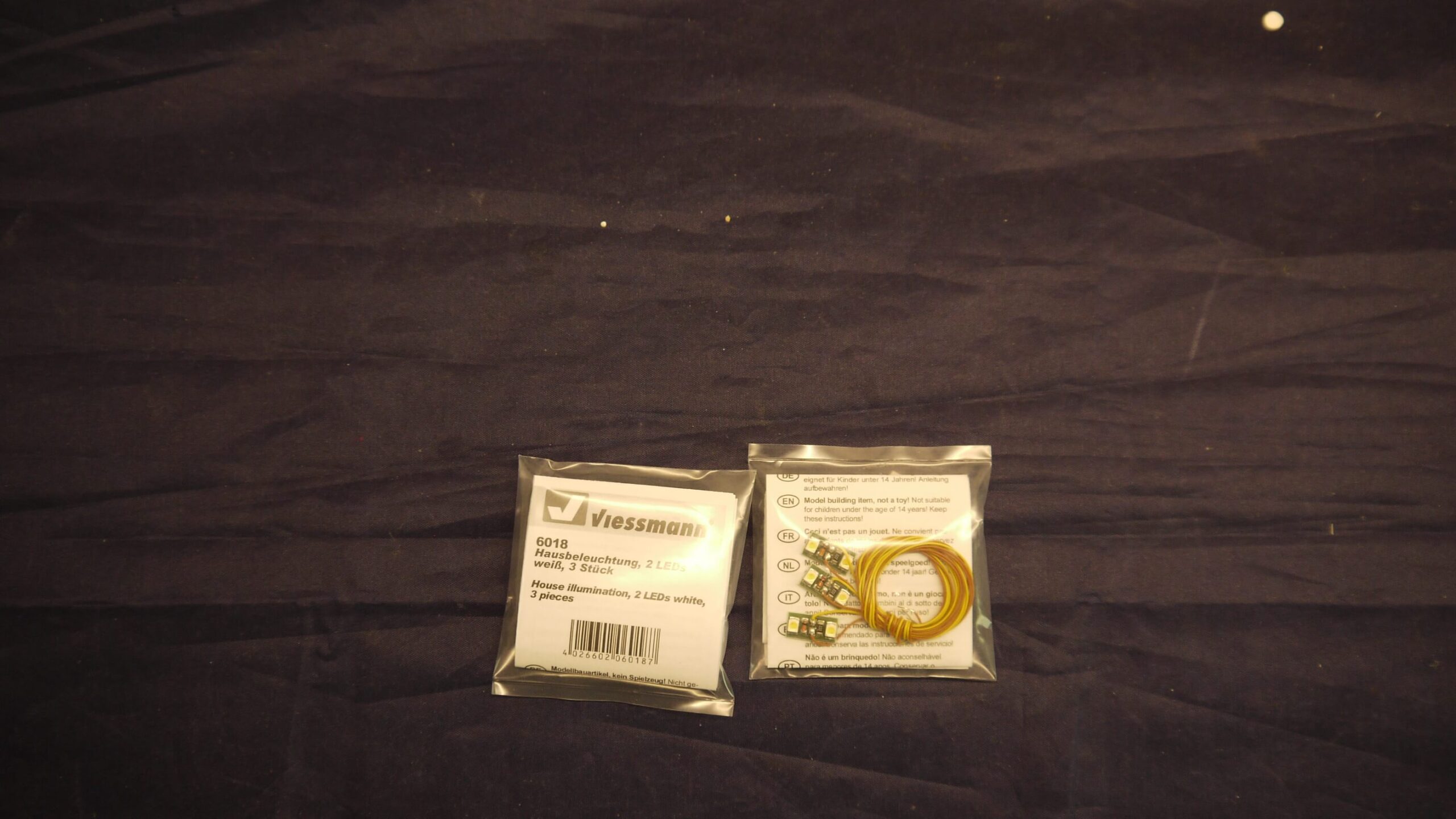 Viessman 6018 Husbelysning10-16 v 3 stk med 2 x hvid led .Ny i plb pose, Har flere.