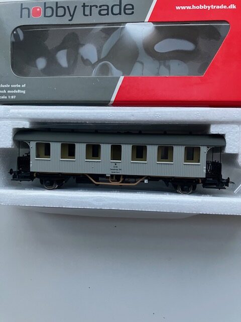 Hobby Trade 51004  DSB TJENESTEVOGN 703 H0 Som Ny fra Samling .
