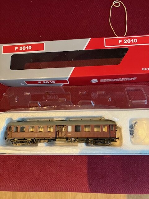 Hobby Trade / F 2010 61105 DSB CRM 3647 . H0 Som ny Fra samling.