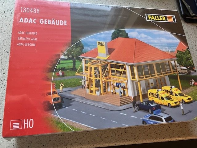 Faller 130488 ADAC Service Hus  Nyt Byggesæt H0 183x171x133 mm Vejl 500 kr