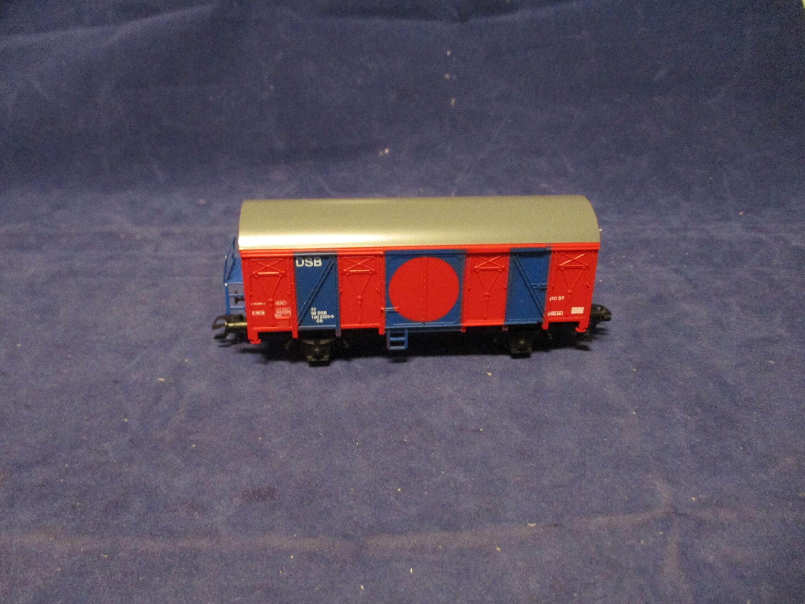 Märklin 4403 DSB Lukket godsvogn H0 Let brugt Som Ny i Æske H0