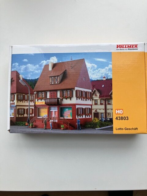 Vollmer 43803 Lotto Butik. Nyt Byggesæt H0 10,2x9,5x14,7 vm