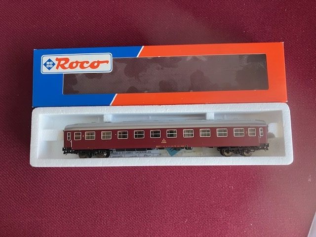 ROCO 45342 DSB Personvogn 2 kl B 2049 . Som Ny fra samling, H0.