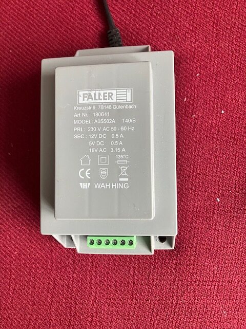 Faller 180641 Trafo Brugt 5V DC 12 V DC og 16 V AC 0,5 A 0,5 A 3,15 A. NYPRIS 889 Kr