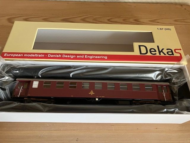 DEKAS. DK-876145 DSB CL 50 86 29-25 504-5, sølv tag, ca 1967-71 H0 Ved køb af 3 vogne -20 %